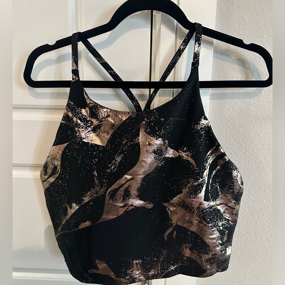 Old navy workout top, black with gold design, Size extra large - Picture 1 of 3